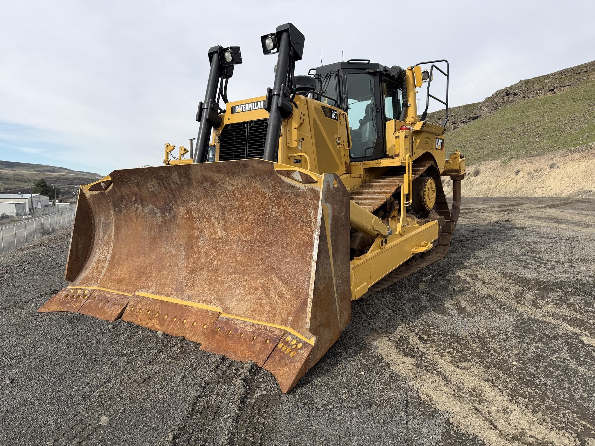 2014 CATERPILLAR D8T 2014 CATERPILLAR D8T - image 1 of 6