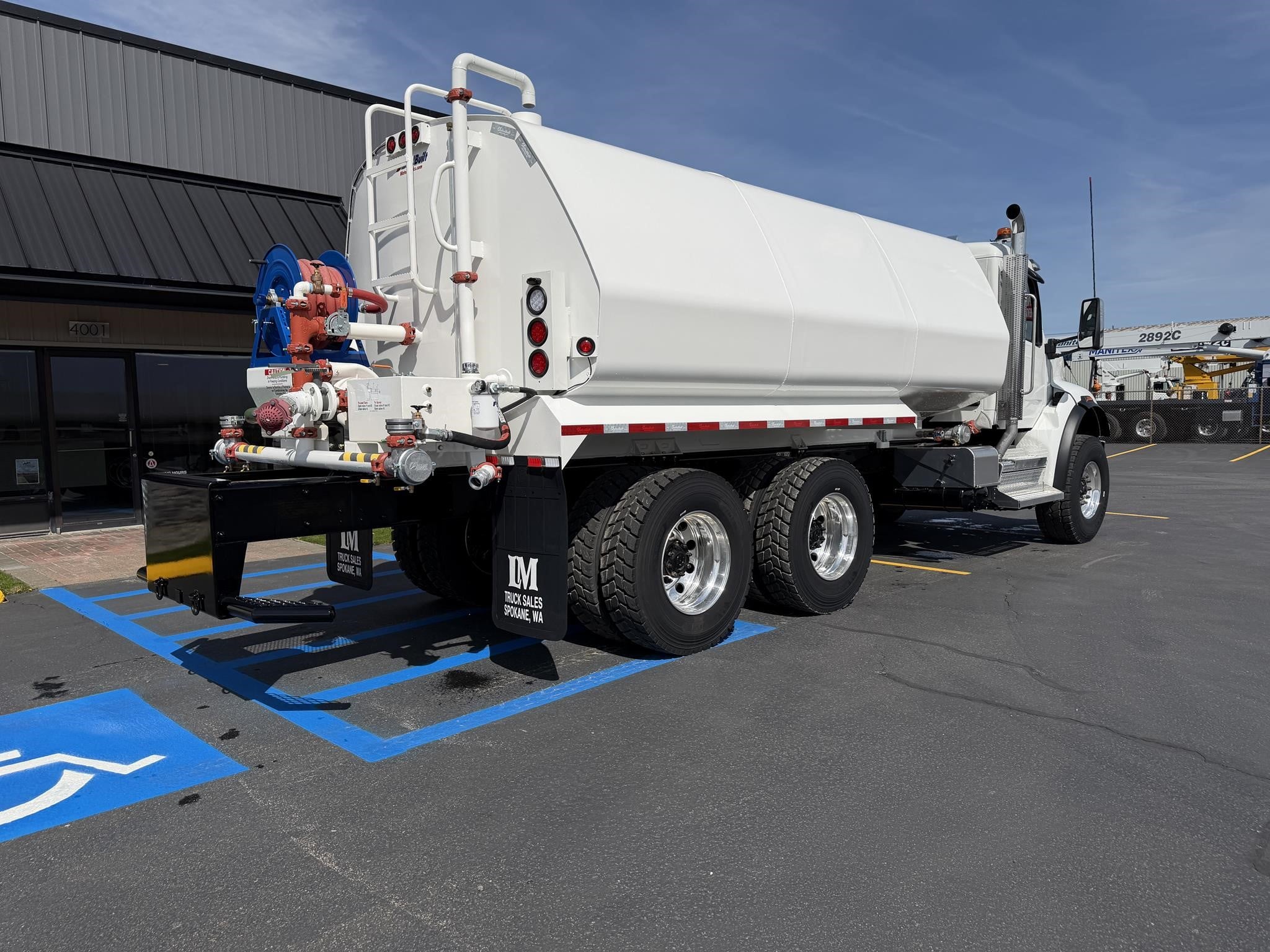 2025 PETERBILT 548 2025 PETERBILT 548 - image 3 of 6