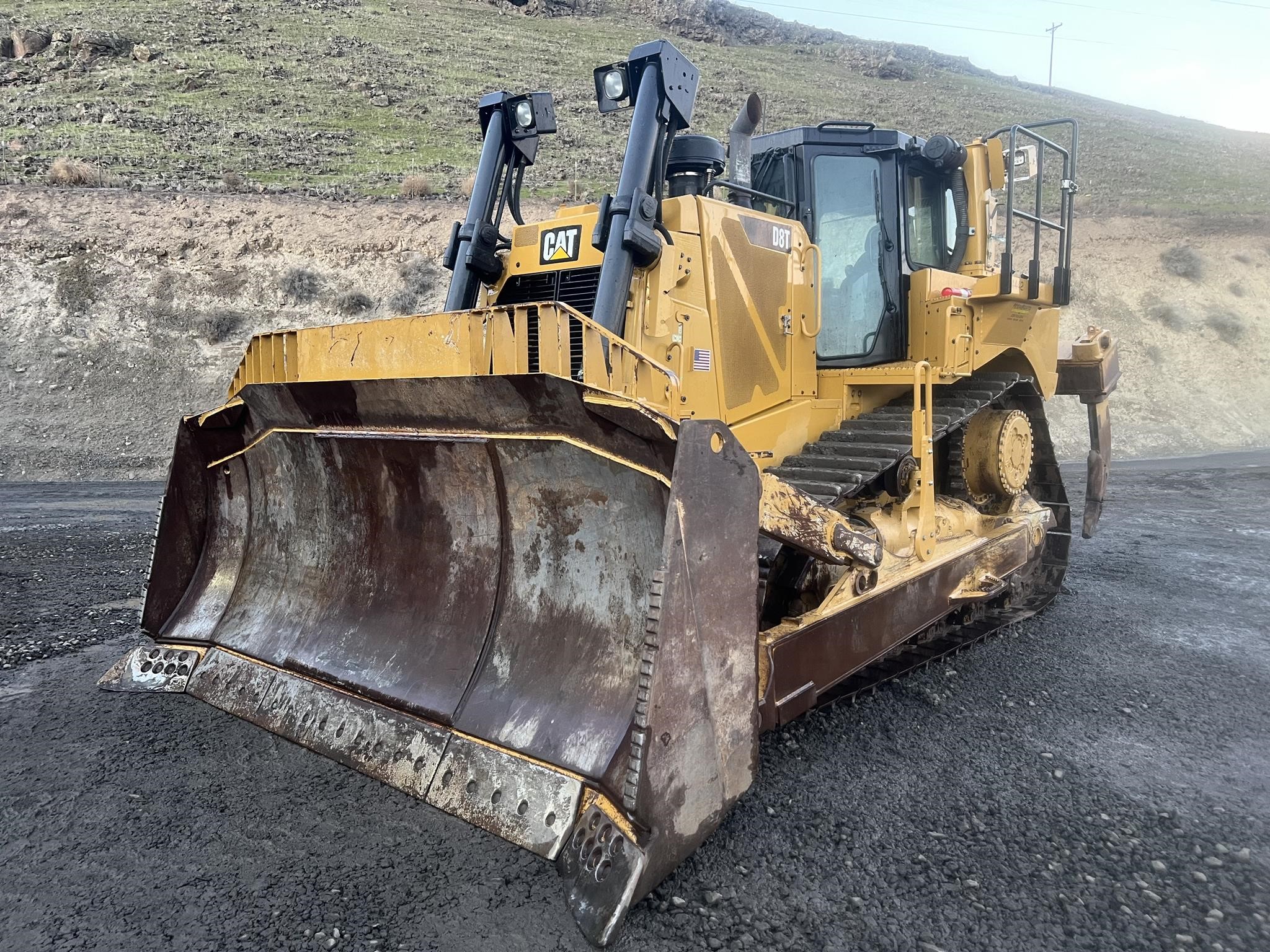 2019 CATERPILLAR D8T 2019 CATERPILLAR D8T - image 1 of 6