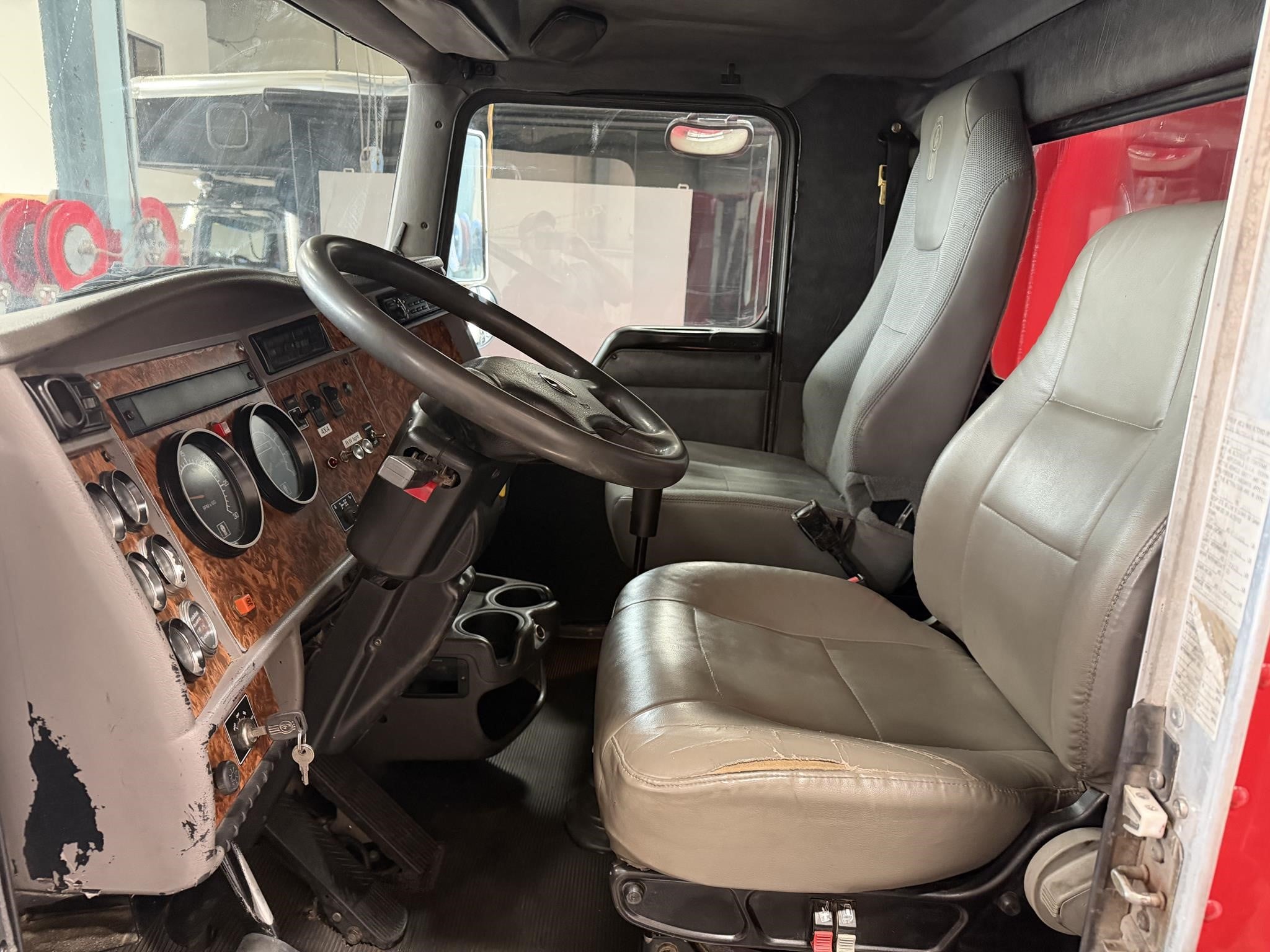 2002 KENWORTH T300 11038909234 2002 KENWORTH T300 11038909234