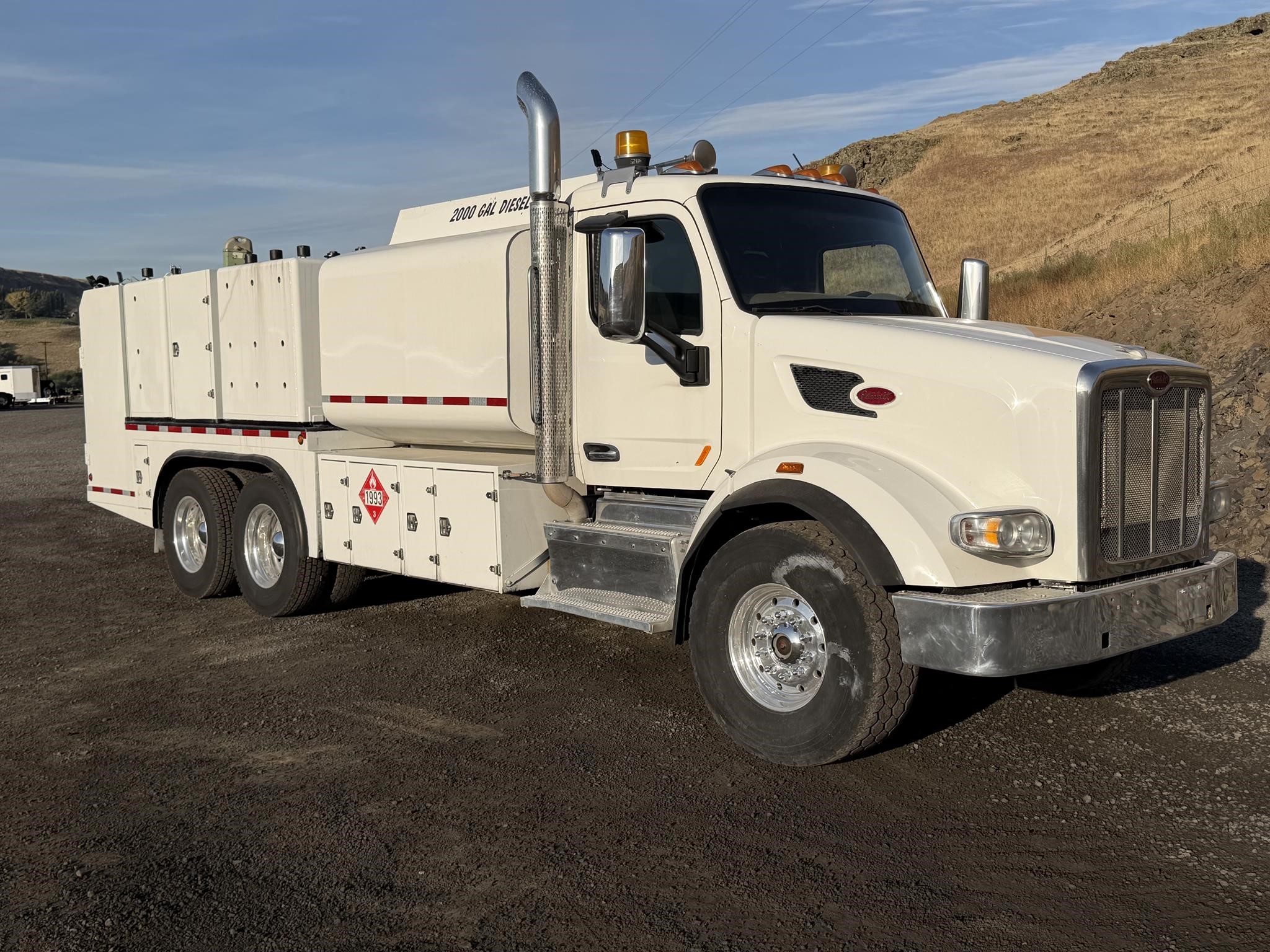 2014 PETERBILT 567 11046450054 2014 PETERBILT 567 11046450054