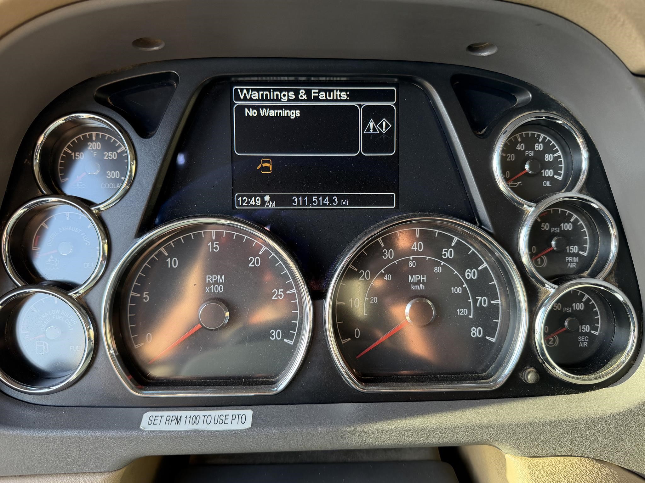 2014 PETERBILT 567 11046450201 2014 PETERBILT 567 11046450201